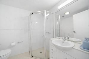 Central and Cozy 1BR with Sofa Bed Near CBD and Station