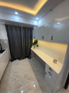 Sky-High Luxury 23rd Floor Apartment