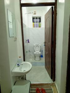 Niklan lake view homes