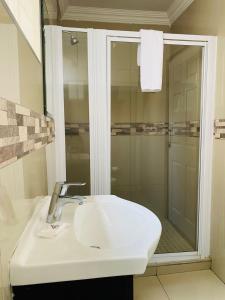 Bayside Hotel 97 Russell Street