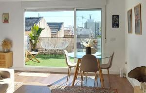 2 Bedroom Lovely Apartment In Alicante