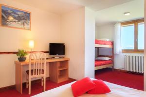 Hotels Hotel Club Blanche Neige : photos des chambres