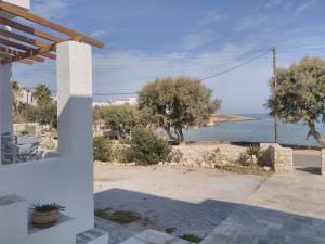 Roussos Beach Hotel Paros Greece