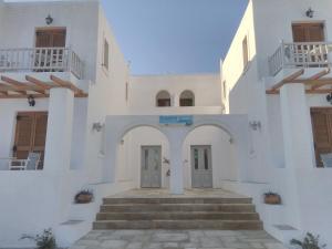 Roussos Beach Hotel Paros Greece