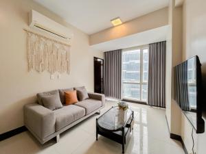 Modern 1BR w Exclusive Pool Access