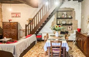 2 Bedroom Lovely Home In Parigné