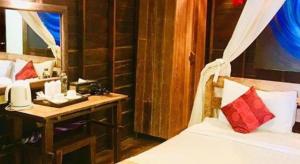 Chivaree Hotel and Resort