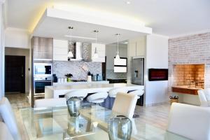 Foreshore 2 Sea View Holiday accommodation