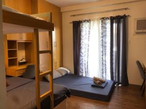 3 mins from Airport Pool Access Wi-Fi TV gym