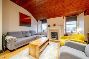 Percys Place Sleep 11, 15 Minute to centre Free Parking