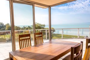 Three-Bedroom Penthouse Apartment with Lake View and Balcony room in Luxury Apartment Hotel Siófok