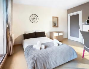 Studio lumineux avec jardin et parking privé