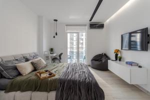 Modern apartment in a new building near the center Free parking