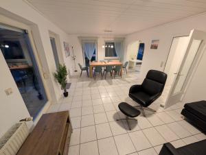 Modernes Monteurhaus - Gästehaus für bis zu 8 Personen mit eigenem Wintergarten und Carport