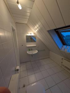 Modernes Monteurhaus - Gästehaus für bis zu 8 Personen mit eigenem Wintergarten und Carport