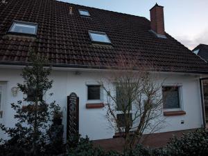 Modernes Monteurhaus - Gästehaus für bis zu 8 Personen mit eigenem Wintergarten und Carport