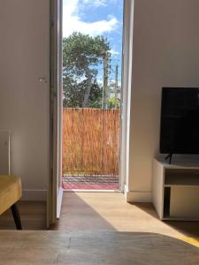 A 2 Pas de la Mer, 2 bedrooms, sea view, parking