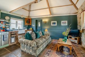 2 Bed in Thorney oc-r32363