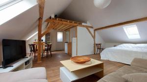 Large Private Room Near Colmar Center with Free Public Parking