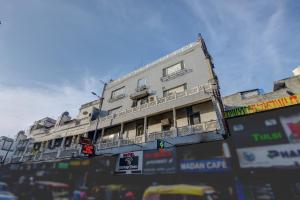 Hotel Heritage Home - 3 Mins Walk from Metro and 5 Mins from Rail Station