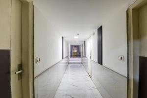 Hotel Heritage Home - 3 Mins Walk from Metro and 5 Mins from Rail Station