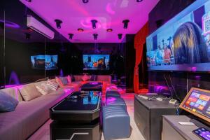 Bangkok Fantasy Villa S1