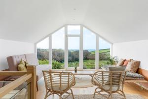 Beach Life Cabin Vibes Ocean Views nr Bude