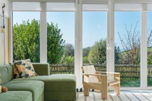 Beach Life Cabin Vibes Ocean Views nr Bude