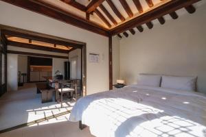 Near Gyeongbokgung Palace Private Hanok