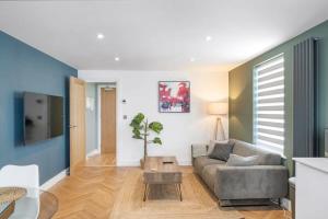 Spacious Apartment 1 Minute from Seafront