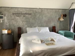 385 Homestay & Lake camp