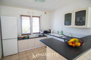 -CALI-JOLIE MAISON A 600 M DES PLAGES ET DU CENTRE