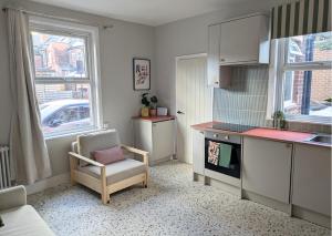 Tranquil flat in vibrant Nether Edge