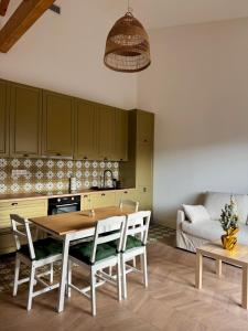 Esprit Lubéron, Le Romarin, logement entier