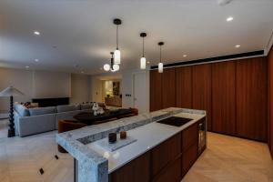 Avenida do Brasil , Lisbon residence