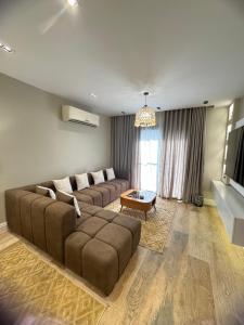 شقه فندقيه مفروشه