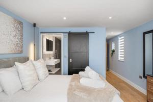 Modern Apartment with Parking nr Seafront