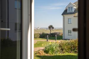 Stylish Apartment Garden with Beautiful Sea Views