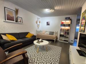 Päätyhuoneisto: Nariseva puulattia!