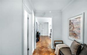 Stylish Two-Bedroom Coastal Retreat Near the Beach