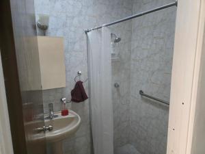 Casa de 1 piso cerca de hospital san alejandro