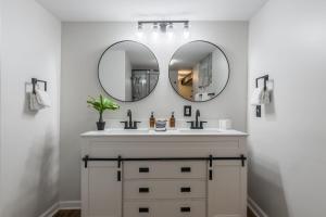 World Cup Housing 4 BDR Close to Arrowhead and Downtown