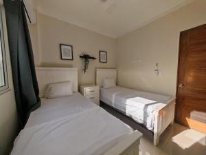 2 Bdrm, Wi-fi, Hot Water Near Beach and River, 2R