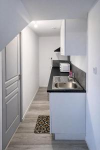 Studio Élie Cosy et lumineux, 5 min gare