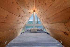 Doc Roys Legacy on Fish Lake by NW Comfy Cabins