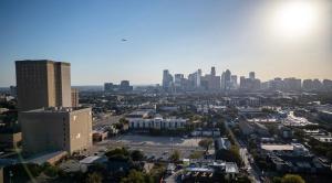 1BR Near Deep Ellum & Downtown - Free Parking