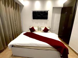 The Luxurious 1Bhk with swimming pool-75