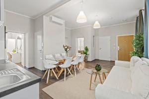 Modern and Spacious at Millennium City - 6 min to metro