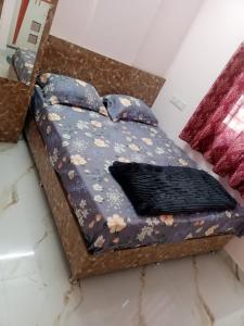 fully furnished and well maintained flat near btm