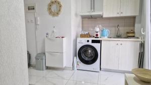 Afros Lux Studios 201